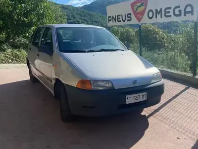 Usata Fiat Punto S 54 CV (39 kW) 1997 Grigio Berlina