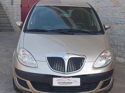 Usata Lancia Musa 70 CV (51 kW) 2008 Marrone Monovolume