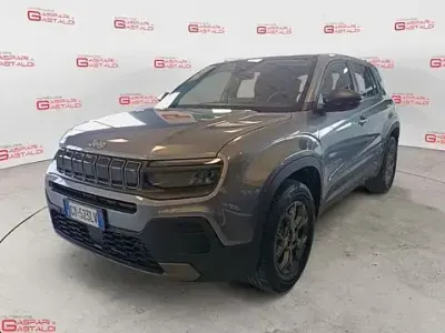 Usata Jeep Avenger Longitude 101 CV (74 kW) 2025 Grigio SUV