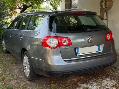 Usata VW Passat Highline 140 CV (102 kW) 2008 Grigio Station wagon