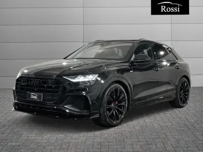Usata Audi Q8 286 CV (210 kW) 2023 Grigio medio metallizzato SUV