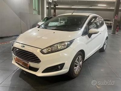 Begagnad Ford Fiesta Business Edition 96 HK (70 kW) 2014 Vit Halvkombi