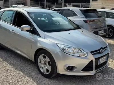 Usata Ford Focus 116 CV (85 kW) 2013 Grigio Berlina