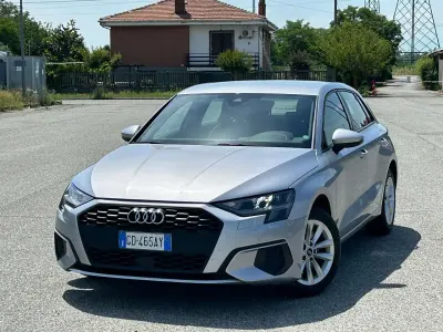 Usata Audi A3 Advanced 150 CV (110 kW) 2020 Argento Berlina