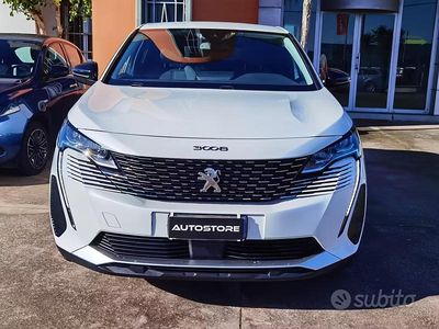 Usata Peugeot 3008 Allure 130 CV (95 kW) 2022 Bianco SUV
