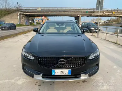 Usata Volvo V90 CC 235 CV (172 kW) 2018 Nero Station wagon