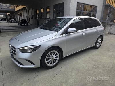 Usata Mercedes B180 135 CV (99 kW) 2020 Grigio Monovolume