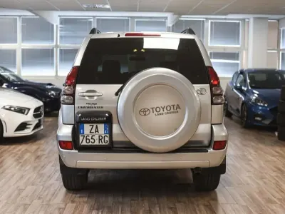 Usado Toyota Land Cruiser Sol 172 CV (126 kW) 2007 Plateado SUV