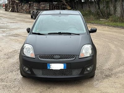 Usata Ford Fiesta 68 CV (50 kW) 2004 Utilitaria