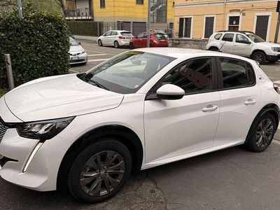Usata Peugeot 208 Allure 56 kW (77 CV) 2021 Bianco Utilitaria