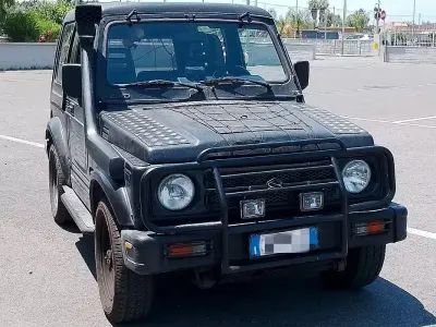 Usata Suzuki Samurai