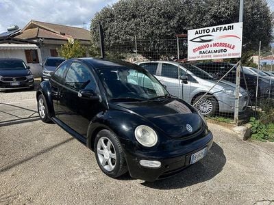 Usata VW New Beetle 101 CV (74 kW) 2004 Nero Utilitaria