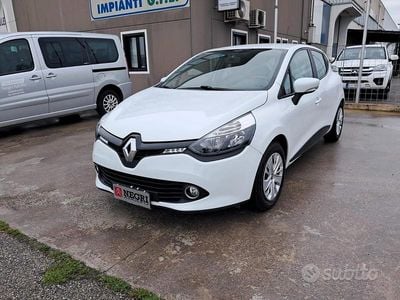 Second-hand Renault Clio IV 75 CP (55 kW) 2015 Alb Berlinǎ