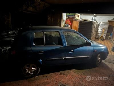 Usata Renault Clio II 2002 Blu Utilitaria