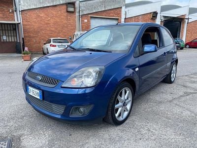 Usado Ford Fiesta Titanium 75 HP (55 kW) 2007 Azul Citadino