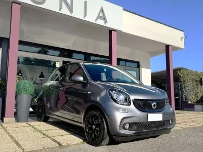 Usata Smart ForFour Passion 71 CV (52 kW) 2016 Grigio Utilitaria