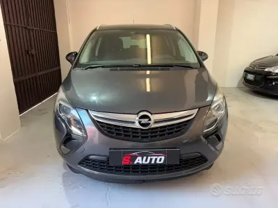 Usata Opel Zafira Tourer Cosmo 150 CV (110 kW) 2012 Grigio Monovolume