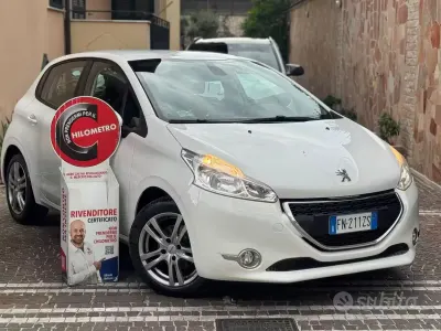 Usata Peugeot 208 Allure 92 CV (67 kW) 2014 Bianco Utilitaria