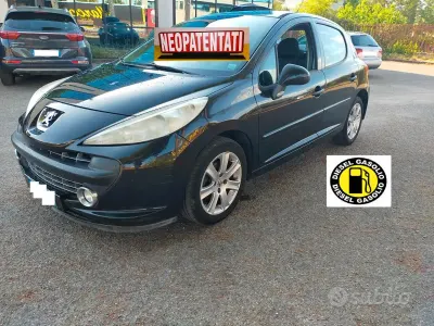 Usata Peugeot 207 90 CV (66 kW) 2010 Nero Utilitaria