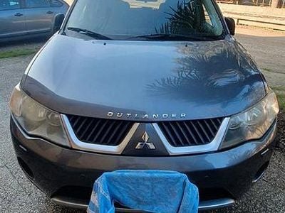 Usata Mitsubishi Outlander Instyle 156 CV (114 kW) 2008 Grigio SUV