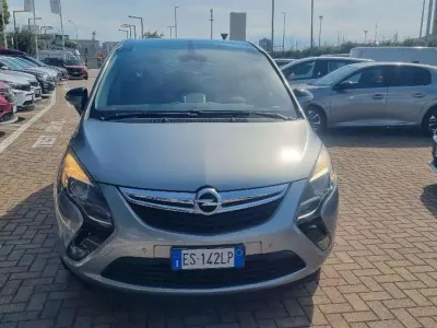 Usata Opel Zafira Tourer Cosmo 131 CV (96 kW) 2013 Grigio Monovolume