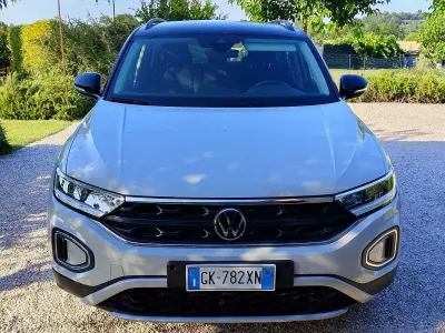 Usata VW T-Roc R-line 110 CV (80 kW) 2022 Beige SUV