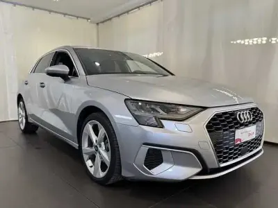 Käytetty Audi A3 Advanced 116 HP (85 kW) 2022 Harmaa Sedan