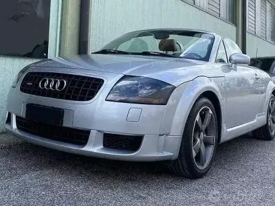Usata Audi TT Roadster 150 CV (110 kW) 2001 Grigio Cabrio