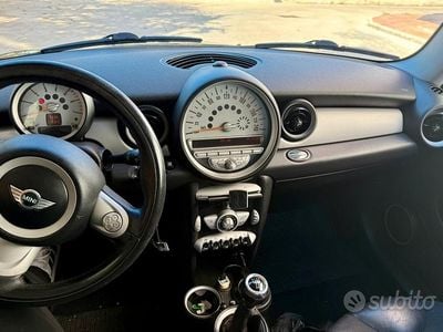 Usata Mini Cooper D 109 CV (80 kW) 2008 Nero Utilitaria