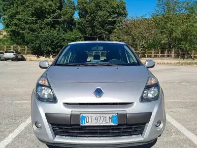 Usado Renault Clio II 85 CV (62 kW) 2009 Berlina