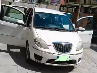 Usata Lancia Musa 90 CV (66 kW) 2010 Monovolume