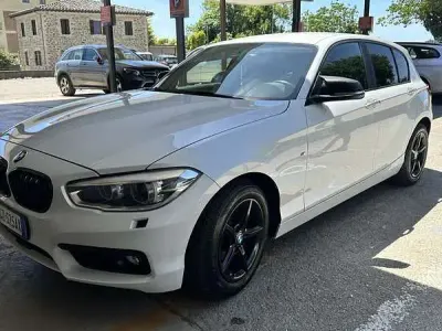 Usata BMW 118 Advantage 150 CV (110 kW) 2015 Utilitaria