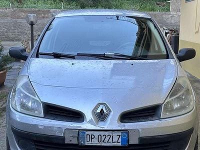 Usata 2007 Renault Clio II Berlina | 2000 € (Buon prezzo)