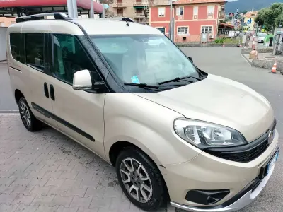 Usata Fiat Doblò Trekking 120 CV (88 kW) 2016 Monovolume