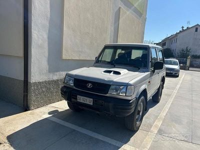 Begagnad Hyundai Galloper 100 HK (73 kW) 2000 Grå SUV