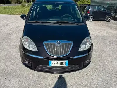 Usata Lancia Musa 95 CV (69 kW) 2012 Nero Monovolume