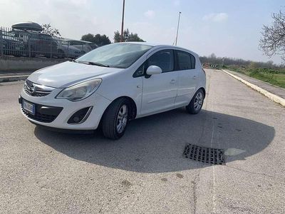 Usata Opel Corsa Edition 95 CV (69 kW) 2011 Utilitaria
