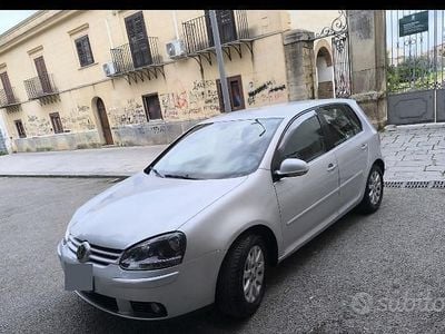 Usata VW Golf IV 105 CV (77 kW) 2004 Grigio Berlina