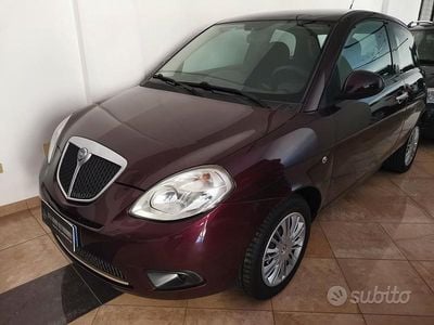 Usata Lancia Ypsilon 60 CV (44 kW) 2009 Viola Utilitaria