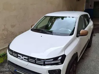Używany Dacia Spring Extreme 19 kW (26 KM) 2025 Biały Hatchback