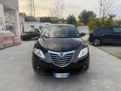 Usata Lancia Ypsilon Platinum 69 CV (50 kW) 2016 Nero Utilitaria