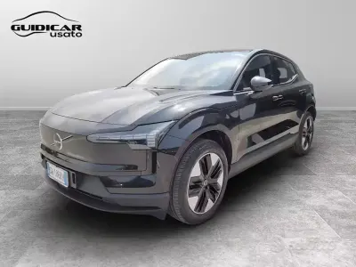 Usata Volvo EX30 Core 200 kW (272 CV) 2024 Nero metallizzato SUV