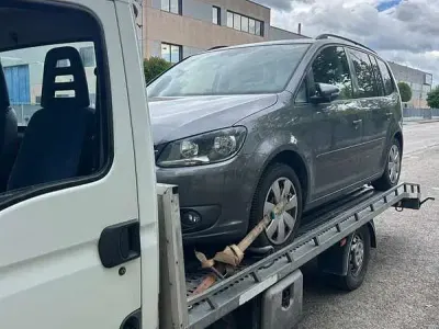 Usata VW Touran Comfortline 105 CV (77 kW) 2013 Grigio Monovolume