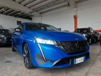 Usata Peugeot 308 Allure 131 CV (96 kW) 2022 Blu/azzurro Berlina