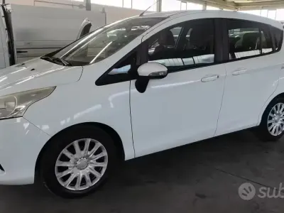 Begagnad Ford B-MAX Titanium 95 HK (69 kW) 2015 Vit Minibuss
