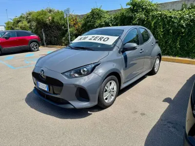 Nuova Mazda 2 Center-Line 116 CV (85 kW) 2026 Grigio Utilitaria