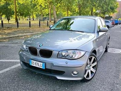 Usata BMW 118 122 CV (89 kW) 2006 Grigio Utilitaria