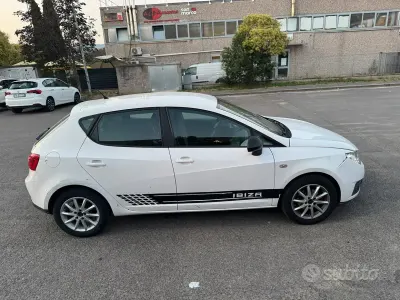 Usata Seat Ibiza 69 CV (50 kW) 2010 Bianco Berlina
