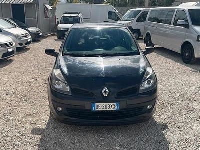 Usata Renault Clio II 75 CV (55 kW) 2006 Nero Berlina