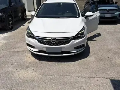 Usata Opel Astra 110 CV (80 kW) 2016 Bianco Station wagon